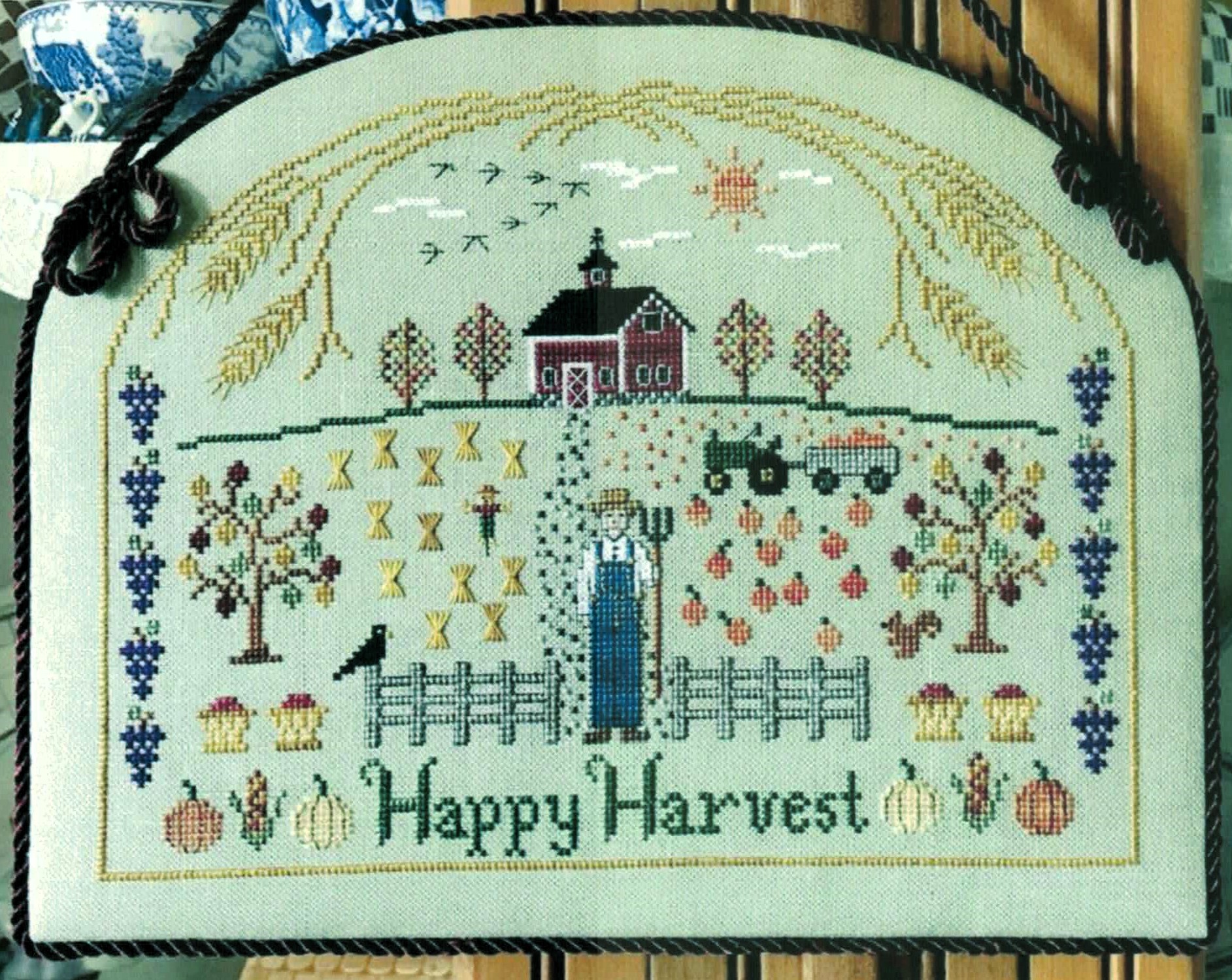 Happy Harvest cross stitch pattern from The Needle's Notion TNN-215
