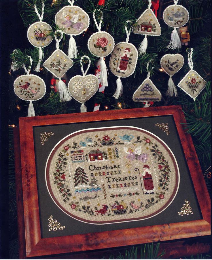 Christmas Treasures cross stitch pattern from The Victoria Sampler VS-098